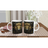 Mugs Éclat Céleste Lion sur un set de table