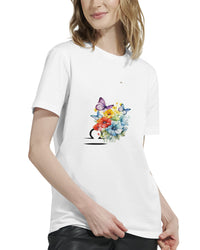 femme qui porte le T-shirt Bouquets de Printemps Balance blanc